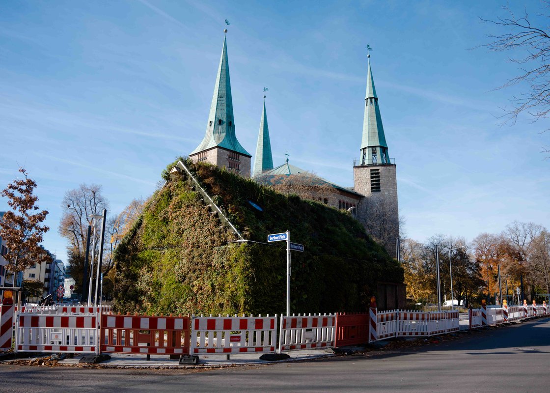 Neues Endhaltestellengebäude weckt Vorfreude auf Erweiterung der Tramlinie 7